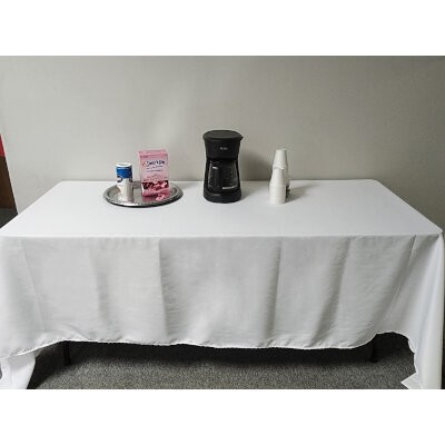 Intedge TCM64110-W Tablecloth 